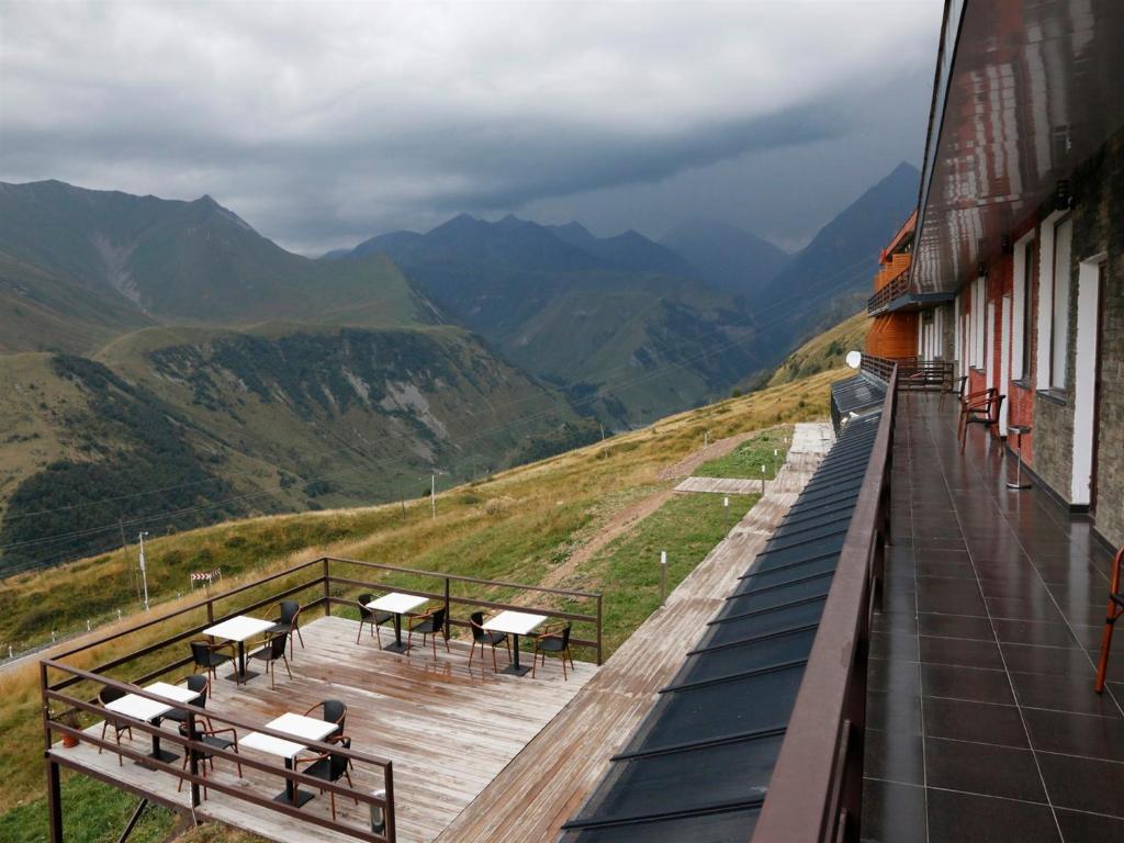 Hotel Club-2100 Gudauri Exterior photo