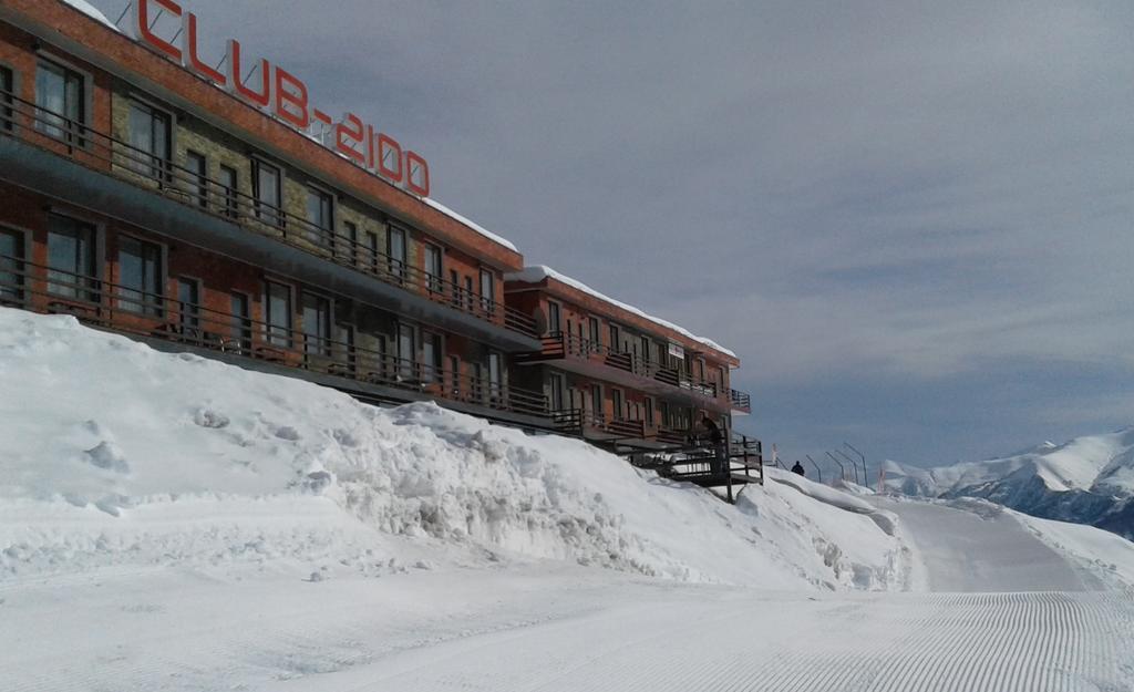 Hotel Club-2100 Gudauri Exterior photo